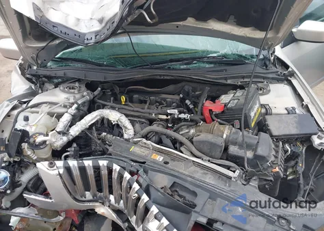 2010 Mercury Milan z USA, uszkodzony, nr VIN 3MEHM0HA4AR626218